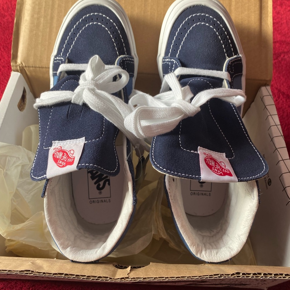 Vans - Picture 8 of 9